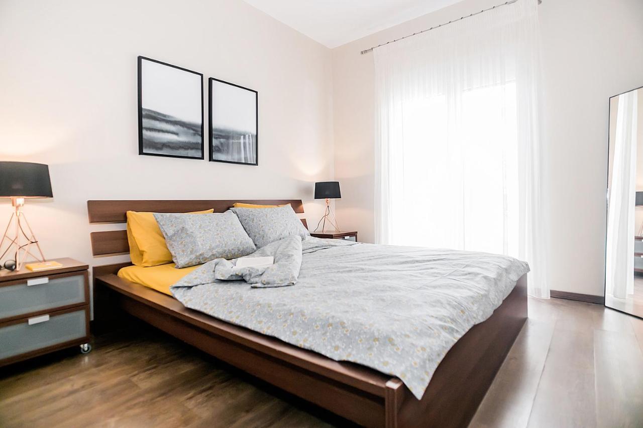 B12 New & Modern Seafront Daire *